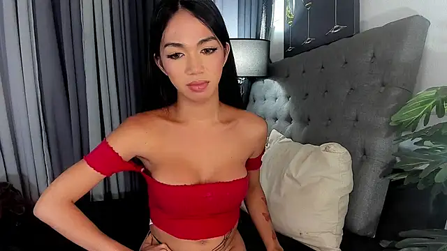 HugeCocoCock webcam