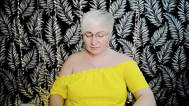 Olivia_playful webcam