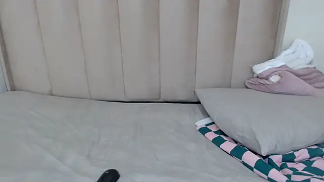 CuteHoney92 webcam