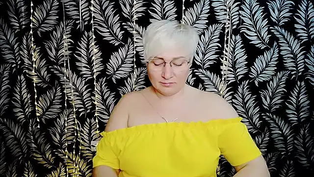 Olivia_playful webcam