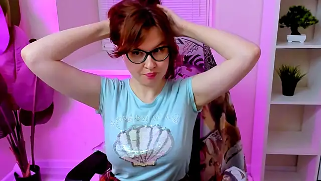 CarolGiggly webcam