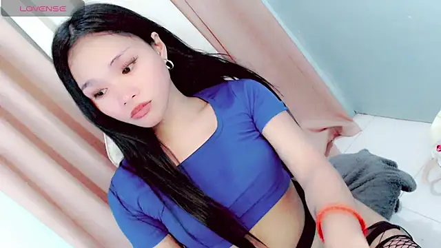 Amomentoflust99 webcam