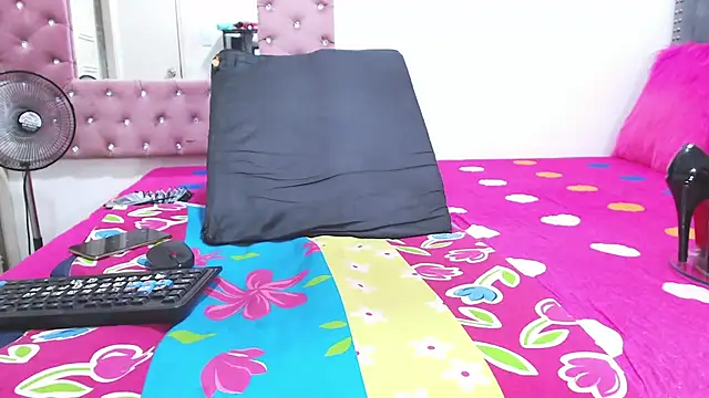 salome_ebony webcam