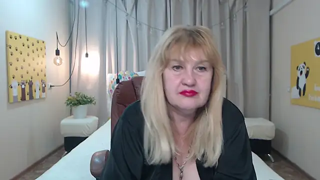 EmmaEllison webcam