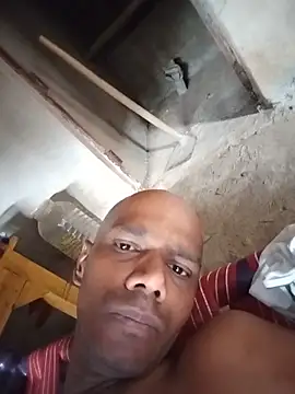 Daddyishere_19 webcam