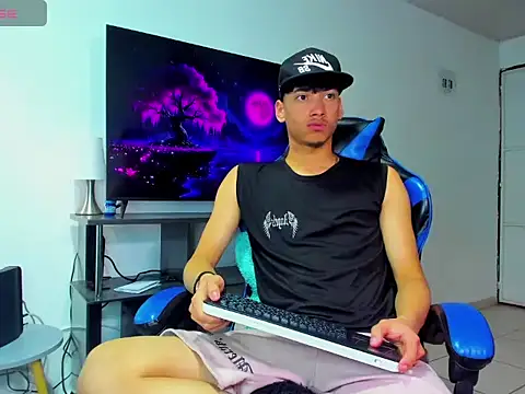 Lyam_Russo webcam