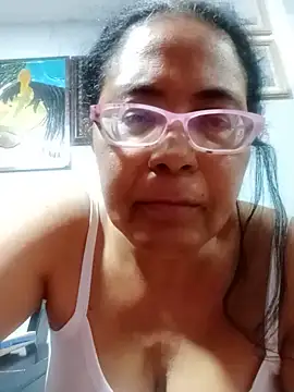 sexymomsn webcam