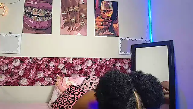 EnchantingLisa webcam