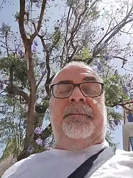 satiro_sevilla (M grandpa) - CUM IN OPEN WINDOWS