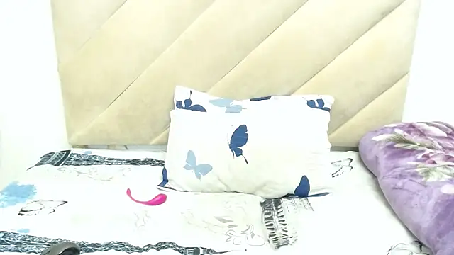 XXBUBBLYBARBIEXX webcam