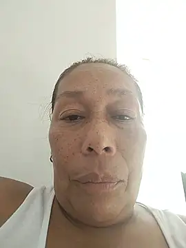 Ruby-Hot-Milf webcam