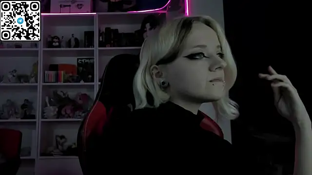 Holy_Mistress_S webcam