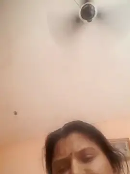 kirti-sharma webcam