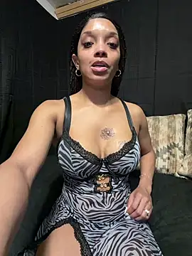 Rakiyahcharms webcam