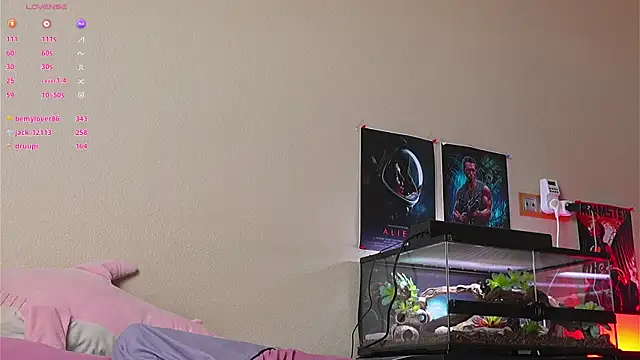 YaraAveiri webcam