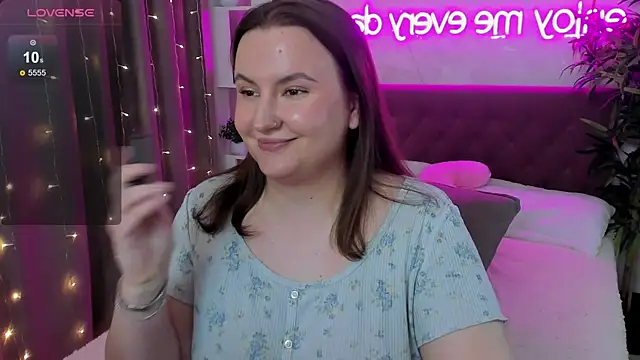 FeralPeach webcam