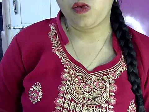 cute_aliyaa - Cute_Aliyaa's free webcam - UK Sex Cams