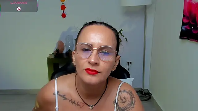 sara_charmy - Sara_Charmy's free webcam - UK Sex Cams