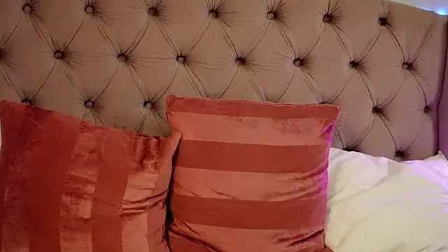 JenniferLovve webcam