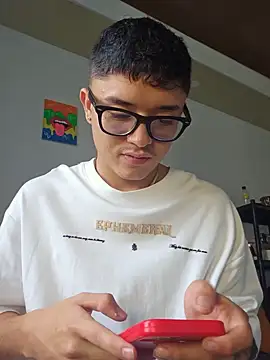SAMY_AND_FRIENDSS webcam