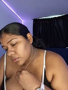 paola091 Live Webcam on Stripchat