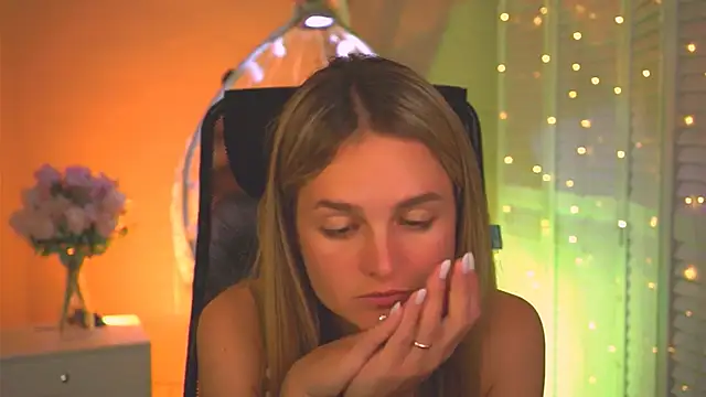 DeboraLarson webcam