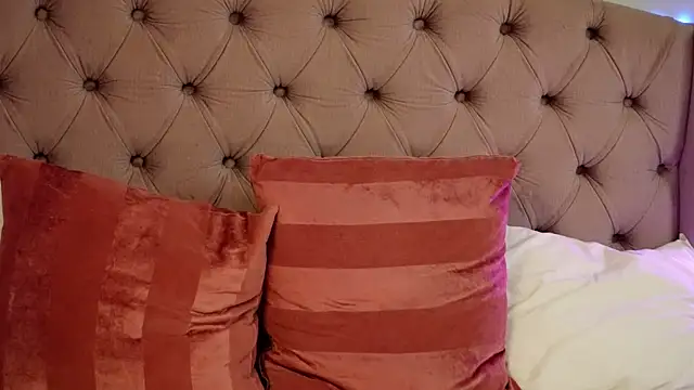 JenniferLovve webcam