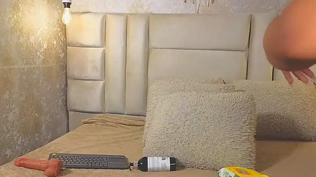 EmilyQueen3x webcam