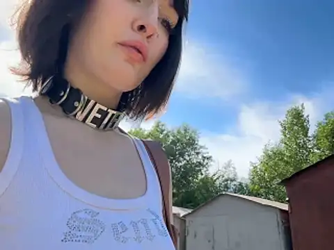 virusDoll webcam