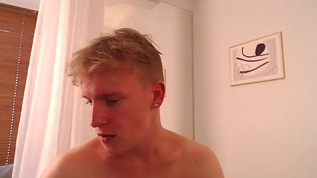 AlexxSweet webcam