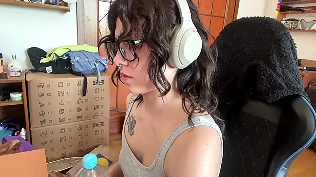 PillowPeachX webcam