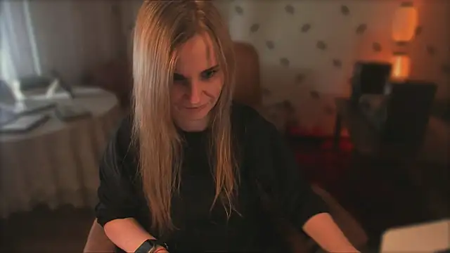MiaSparkes webcam