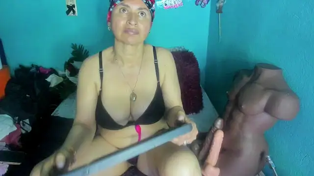 SheraHadee webcam