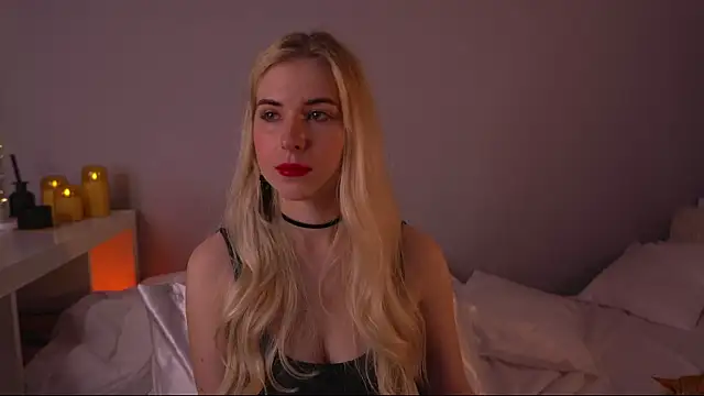 lorrie_love_story webcam