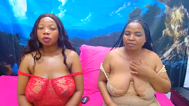 GoldenLuxeLady webcam