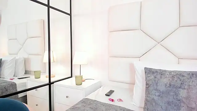 PenelopeOwen webcam