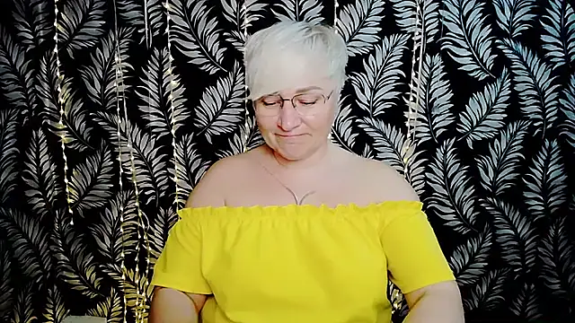 Olivia_playful webcam