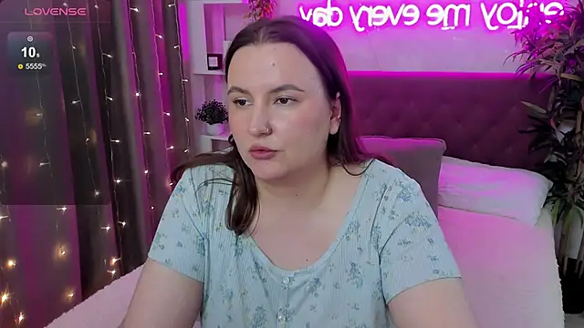 FeralPeach webcam