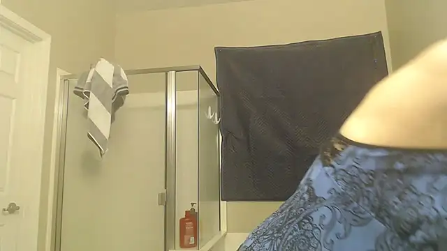 MamaBee88 webcam