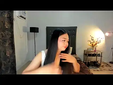 Kendralicious webcam