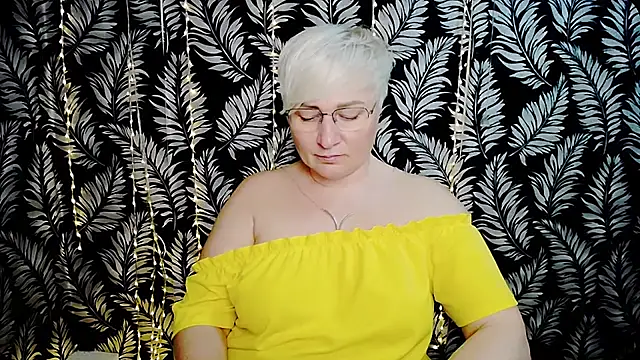 Olivia_playful webcam