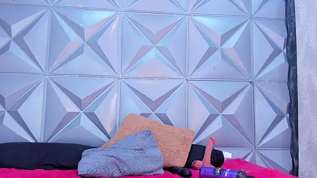 BustyGlow webcam