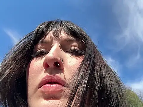 virusDoll webcam