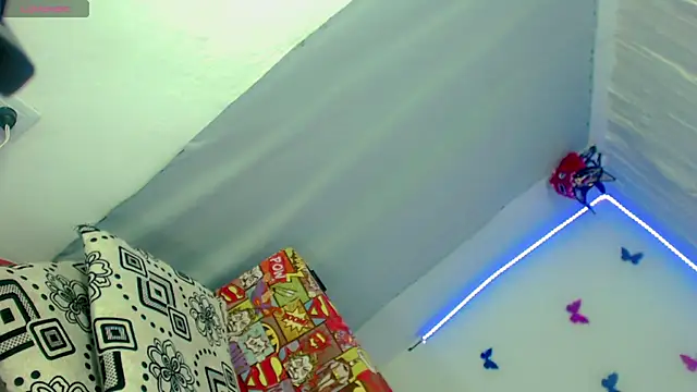 Perla_Hotcortes webcam