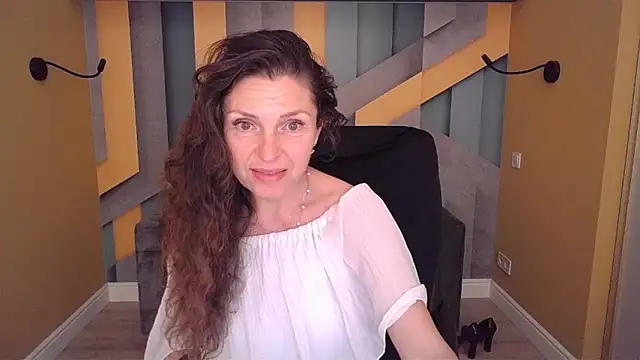EllaLong webcam