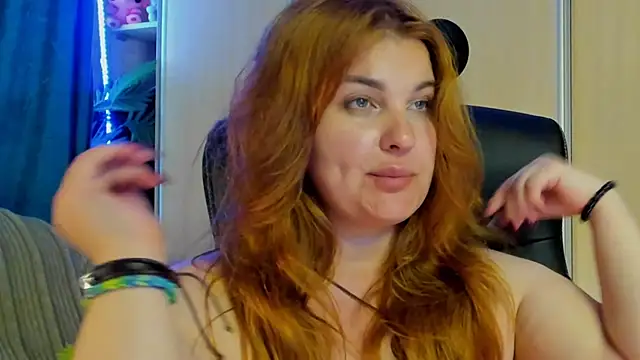 CoraSwon webcam