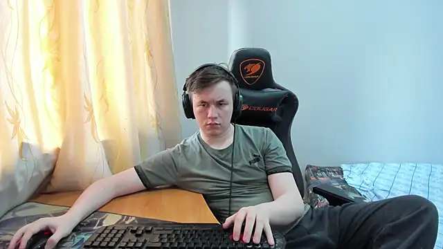iliaskrislove - Iliaskrislove's free webcam - UK Sex Cams