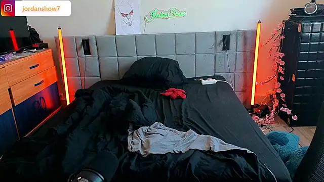 JordanShow webcam