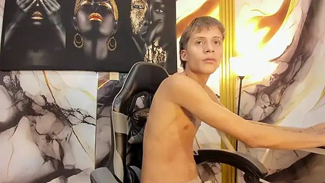 mono_blonde webcam