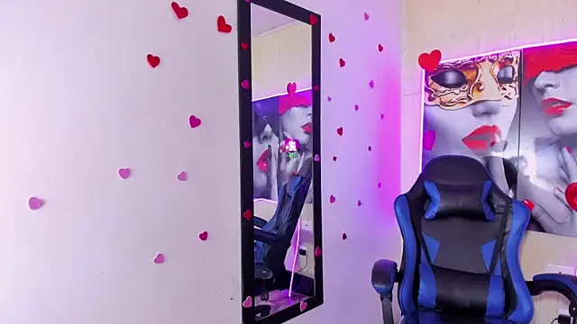 Raven_Rouge_ webcam